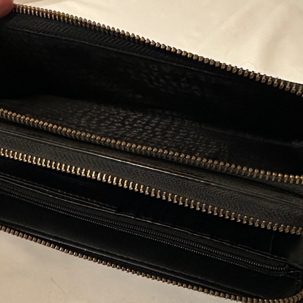 kate spade black leather zip-around wallet with wrist strap - Picture 5 of 7